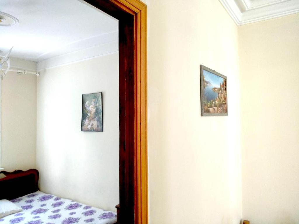 Hostel Sakharov & Tours Yerevan Bagian luar foto