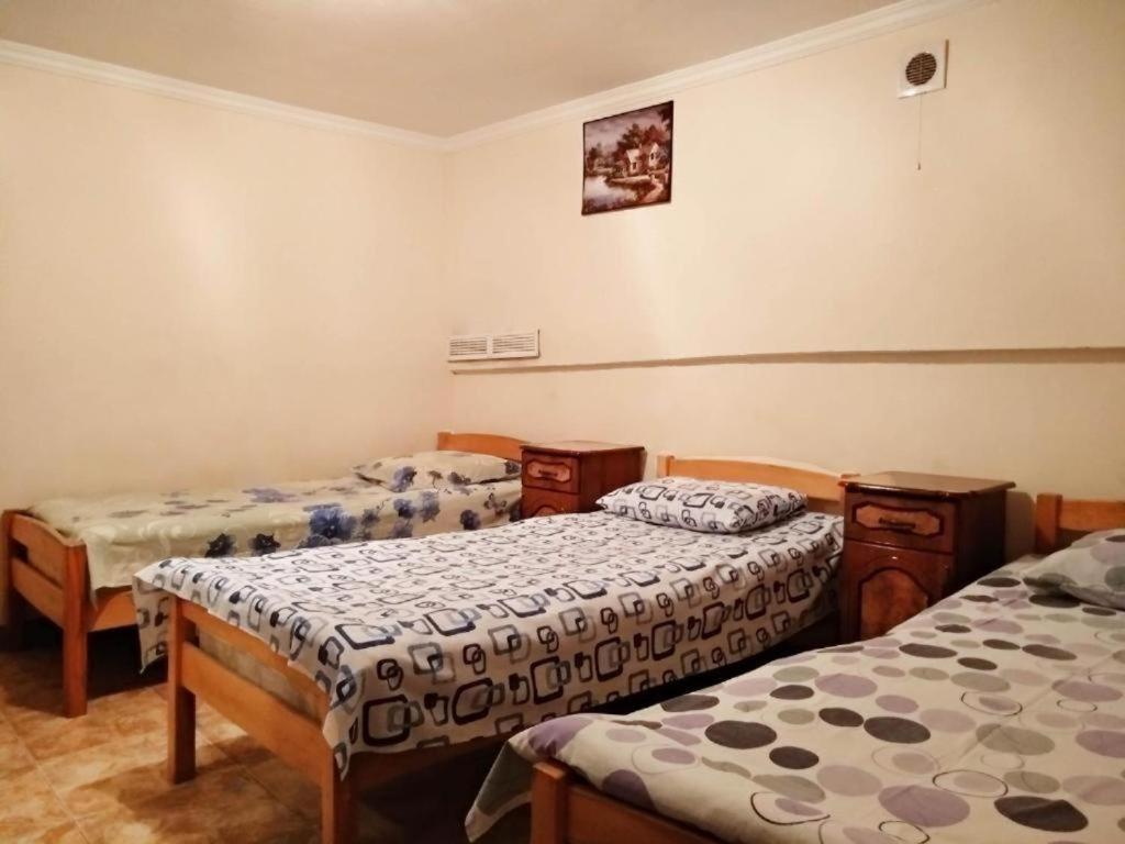 Hostel Sakharov & Tours Yerevan Bagian luar foto