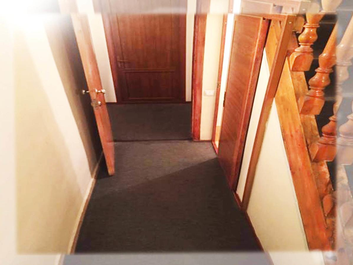 Hostel Sakharov & Tours Yerevan Bagian luar foto